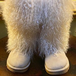RARE UGGS AUSTALIA STYLE #3166 TALL BOOTS ~ GENUINE MONGOLIAN SHEARLING EUC!